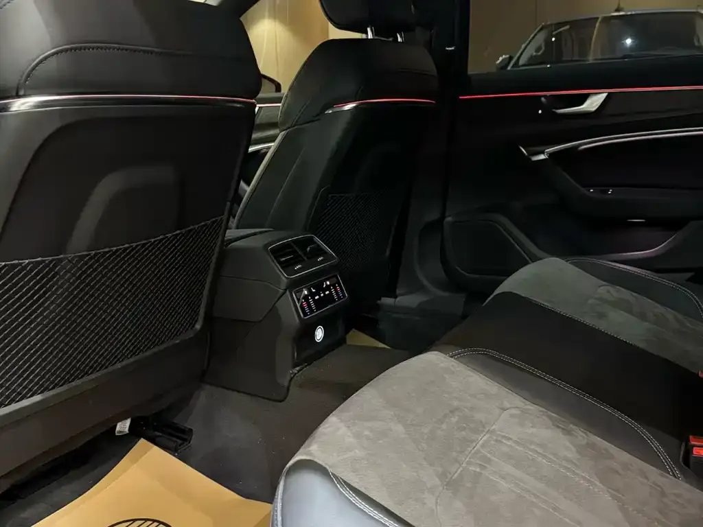 Audi A6L 2021 из CN, фото 7