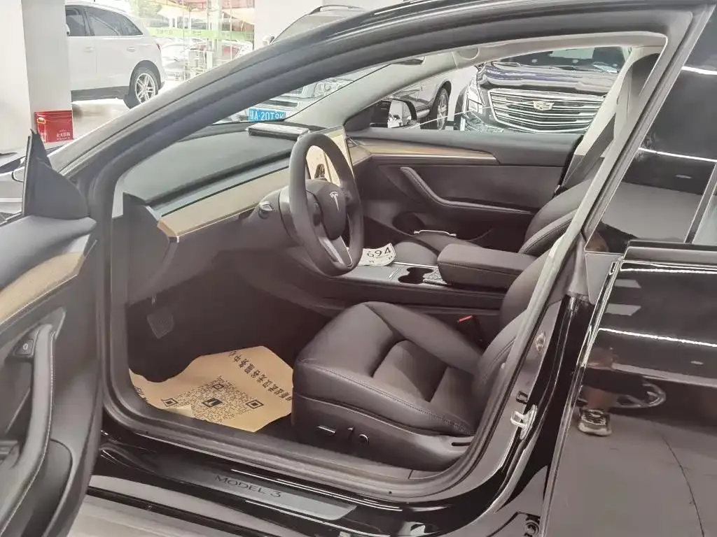 Tesla Model 3 — фото 6