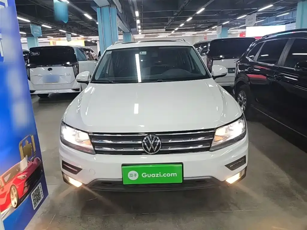 Volkswagen Tiguan L — фото 10