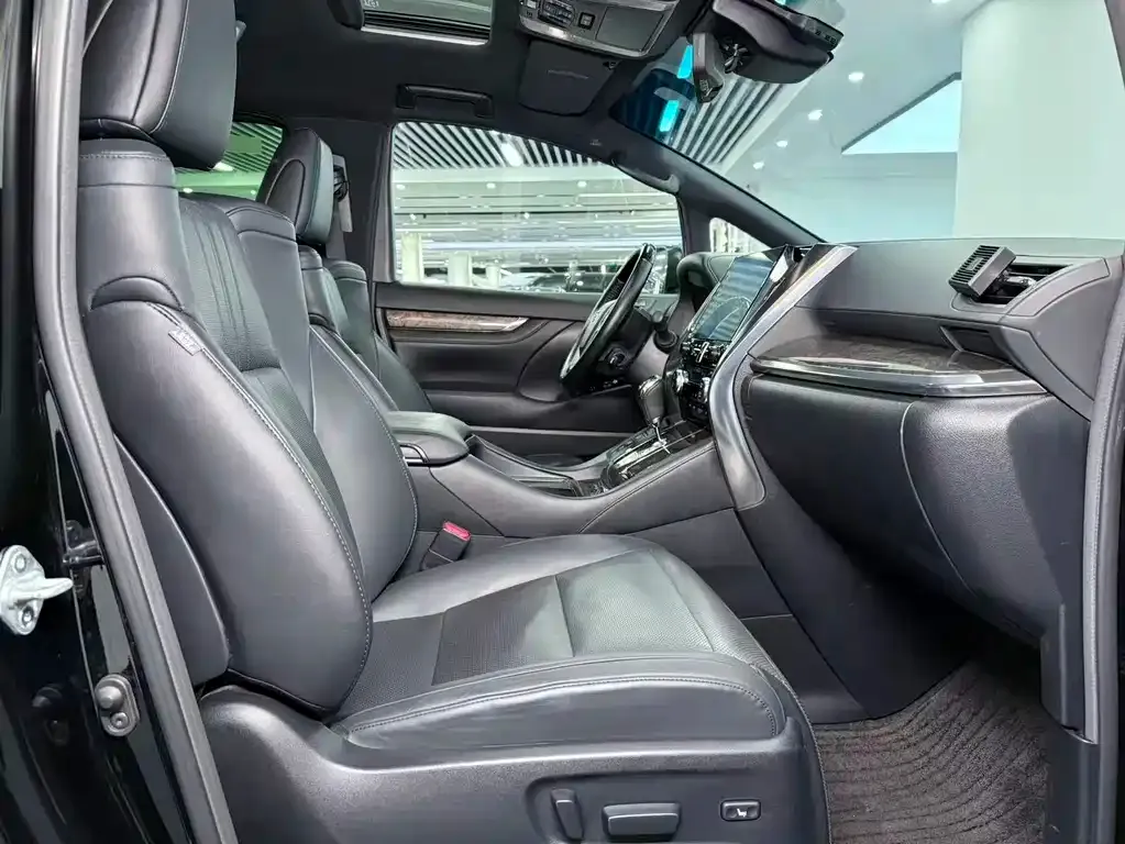 Toyota Vellfire 2022 из CN, фото 10