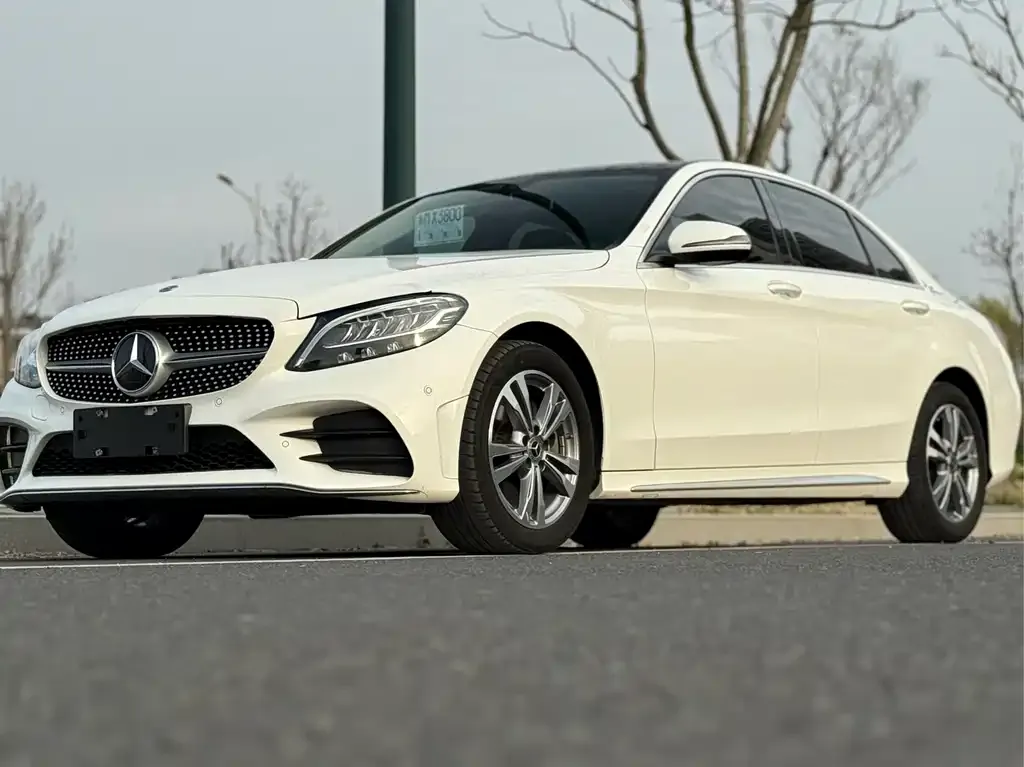 Mercedes-Benz C-Class — фото 1