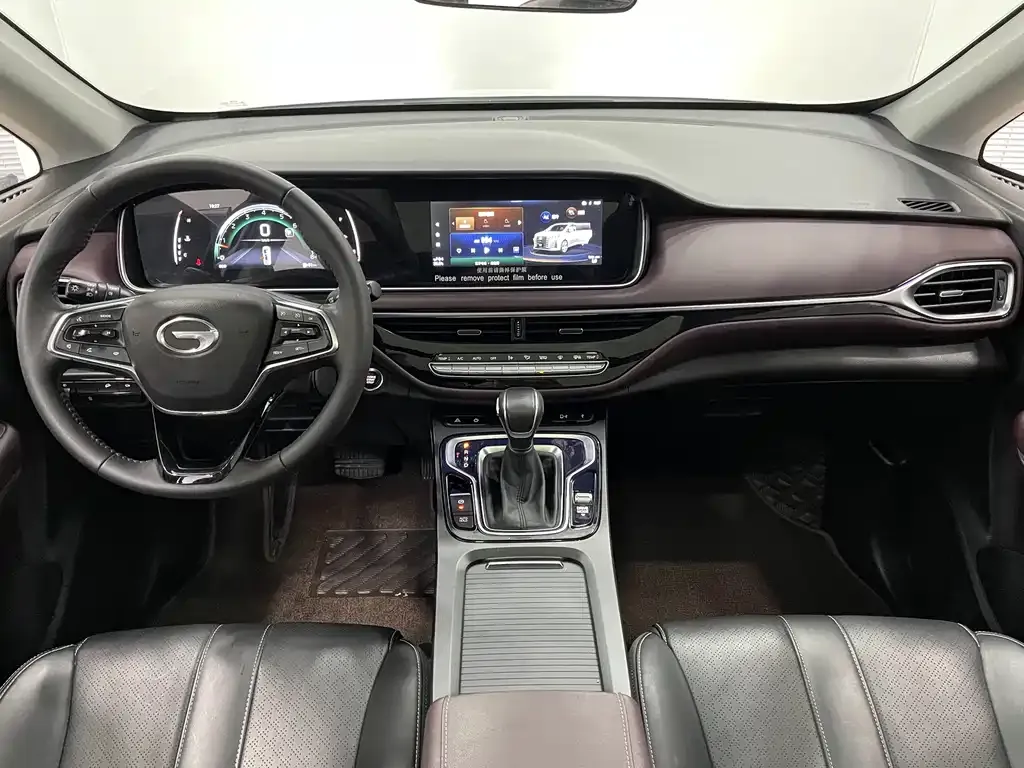 GAC Motor Trumpchi M6 — фото 10