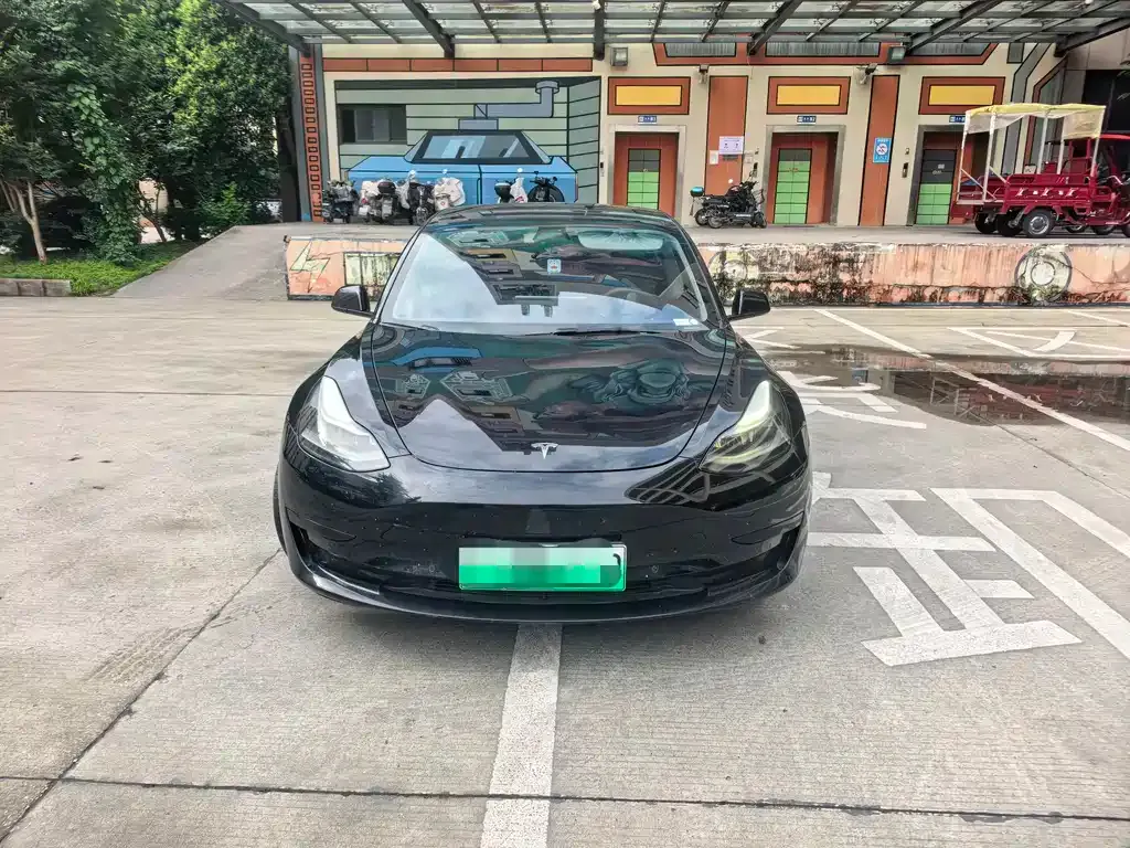 Tesla Model 3 — фото 9