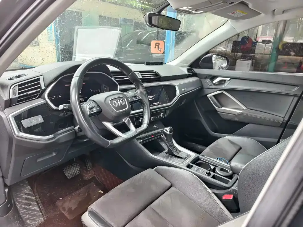 Audi Q3 — фото 10