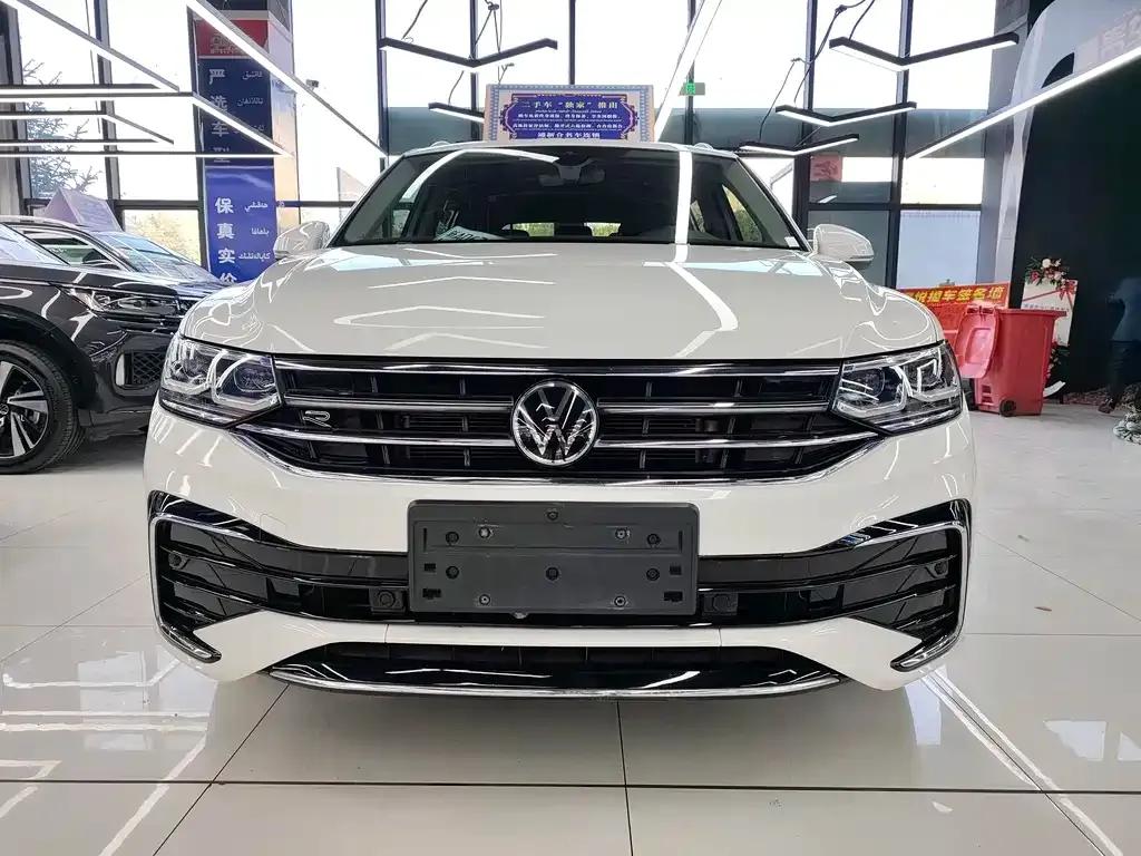 Volkswagen Tiguan L — фото 5