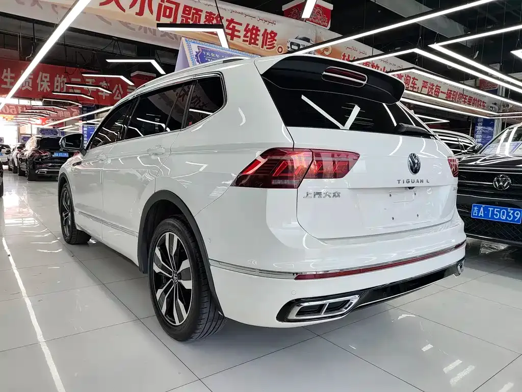 Volkswagen Tiguan L — фото 6