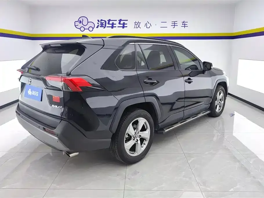 Toyota RAV4 — фото 2