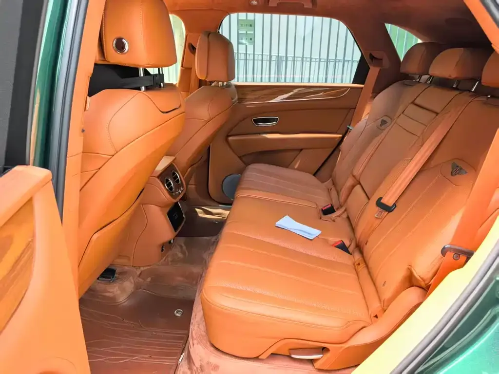 Bentley Bentayga 2021 из CN, фото 7