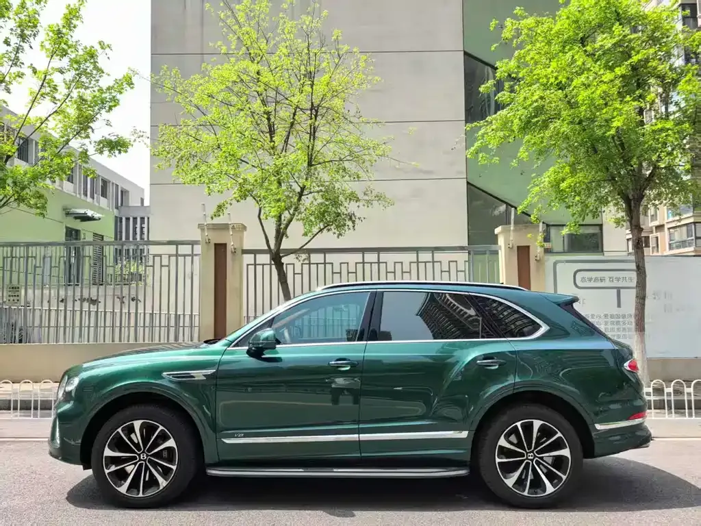 Bentley Bentayga 2021 из CN, фото 9