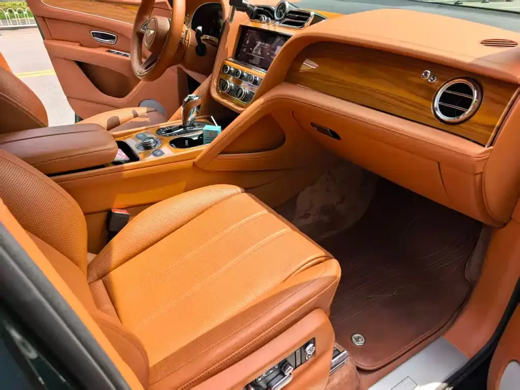 Bentley Bentayga 2021 из CN, фото 10