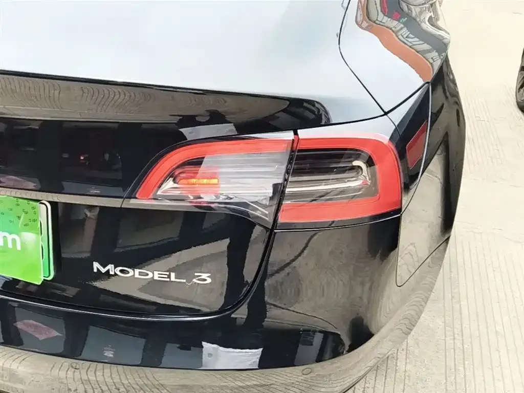 Tesla Model 3 — фото 6