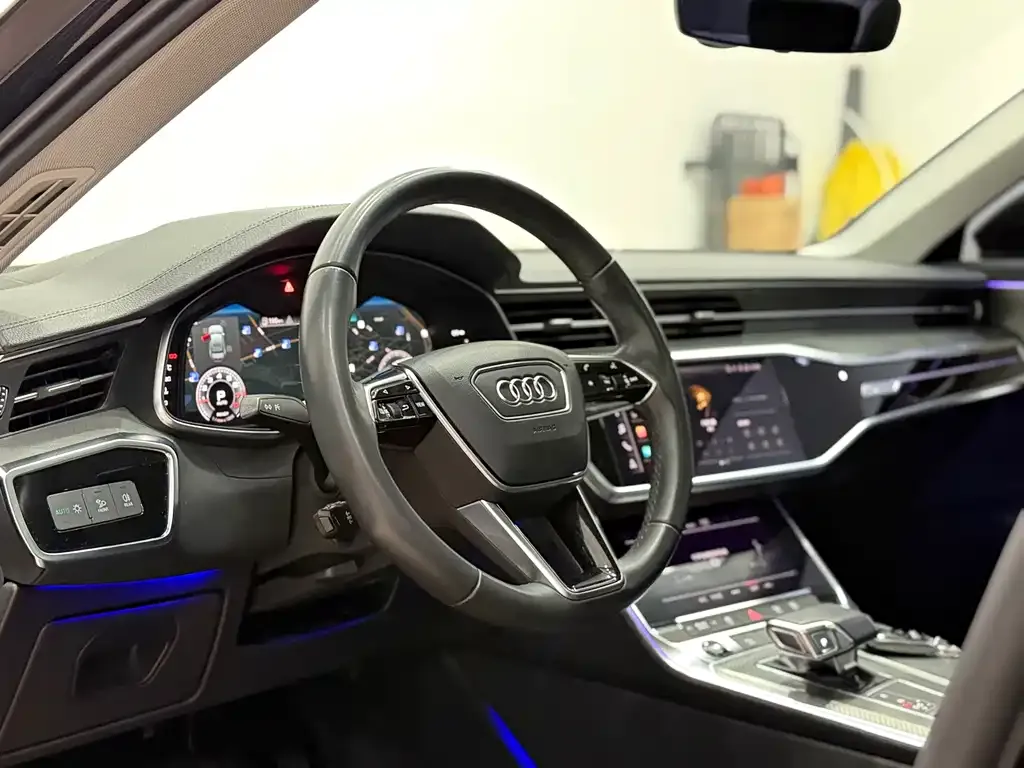 Audi A6L — фото 8