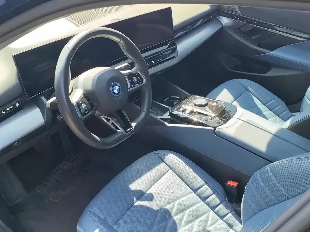 BMW i5 2025 из CN, фото 9