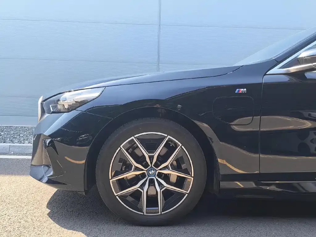 BMW i5 2025 из CN, фото 6