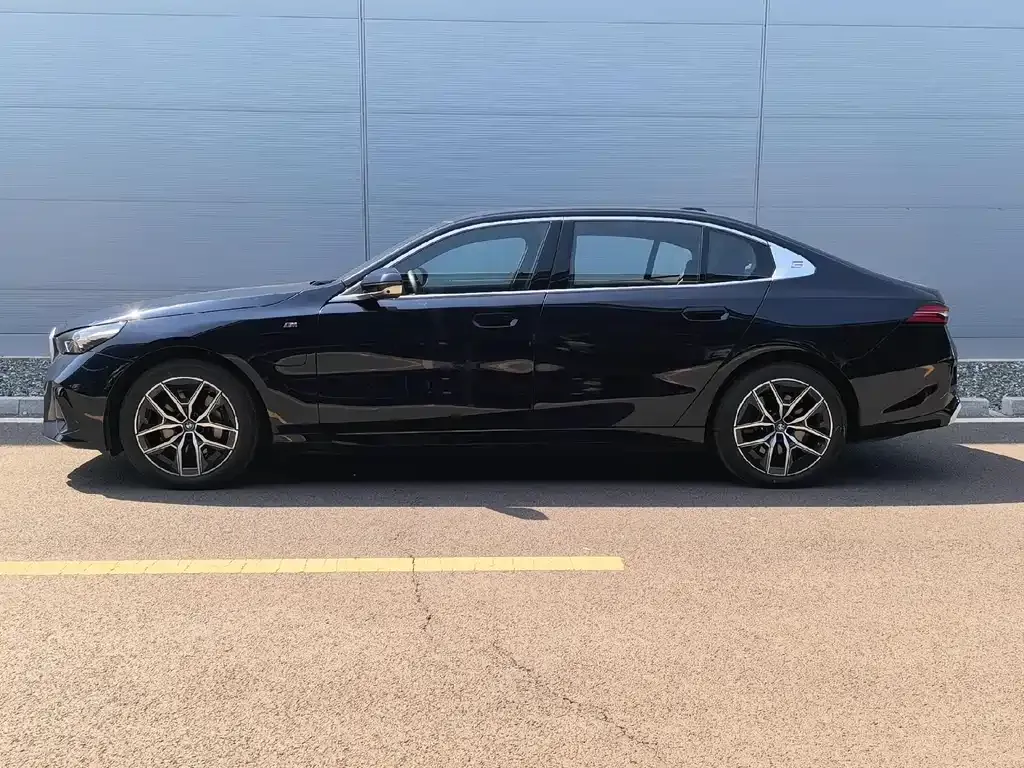 BMW i5 2025 из CN, фото 10