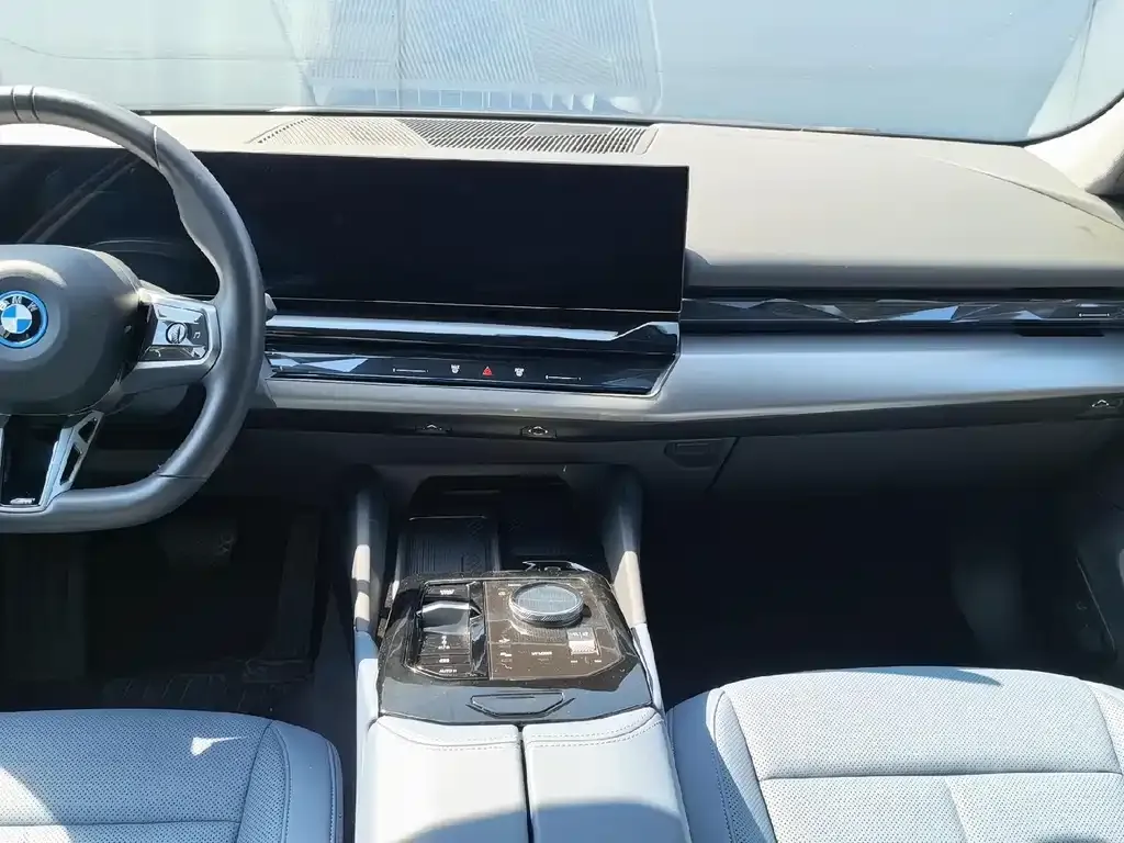BMW i5 2025 из CN, фото 4