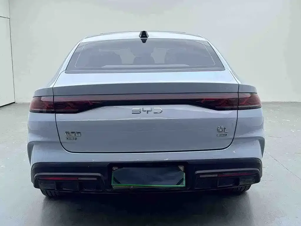 BYD Qin L — фото 8