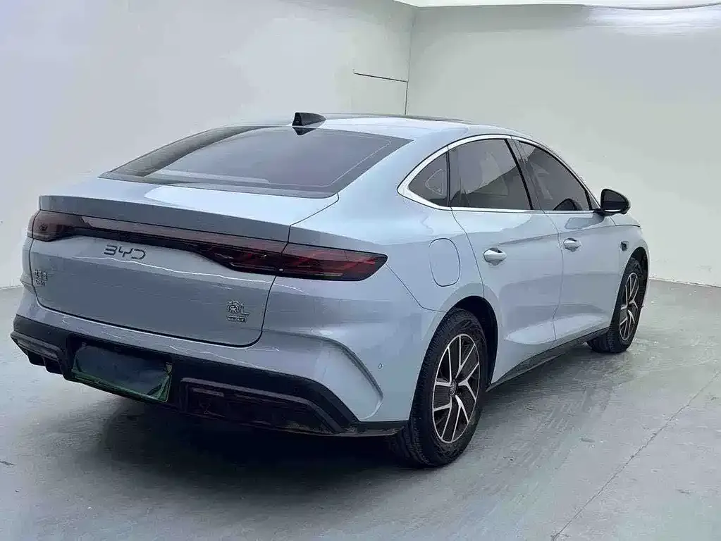 BYD Qin L — фото 9