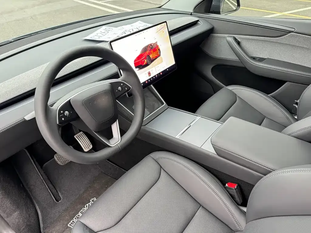 Tesla Model Y — фото 8