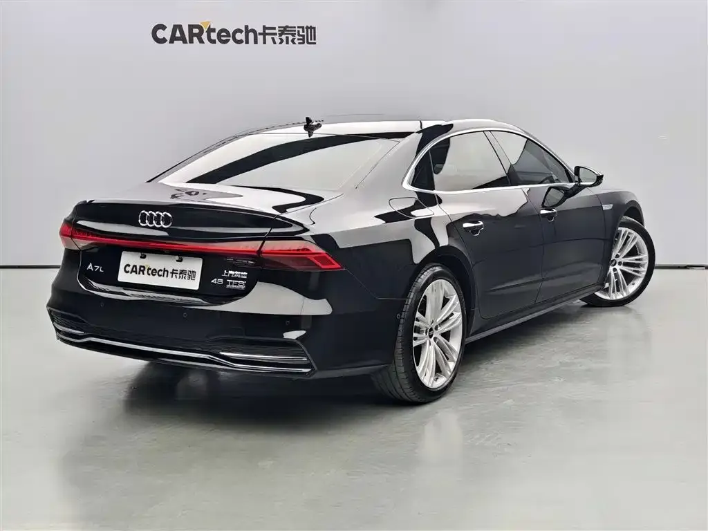 Audi A7L — фото 8