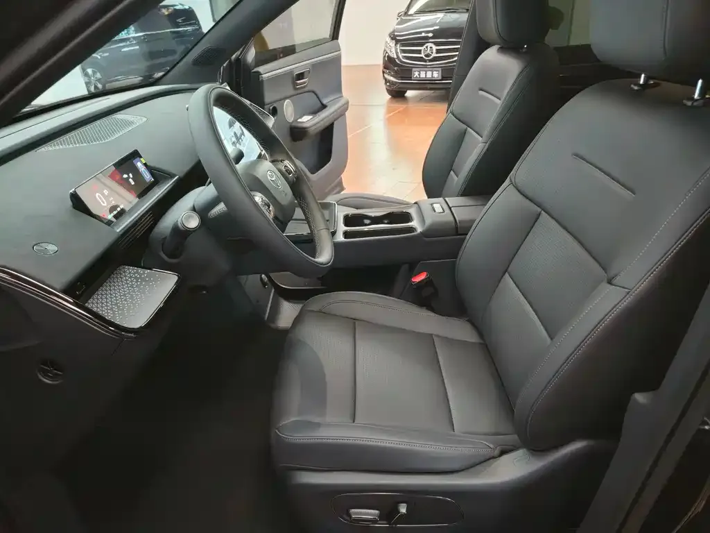 Toyota Platinum 3X 2026 из CN, фото 9