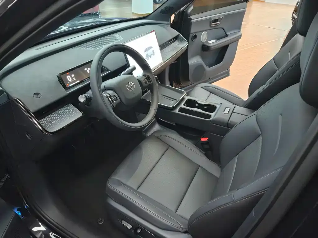 Toyota Platinum 3X 2026 из CN, фото 4