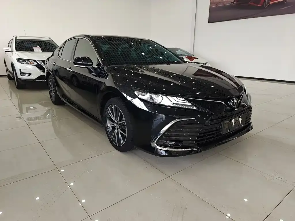 Toyota Camry — фото 10