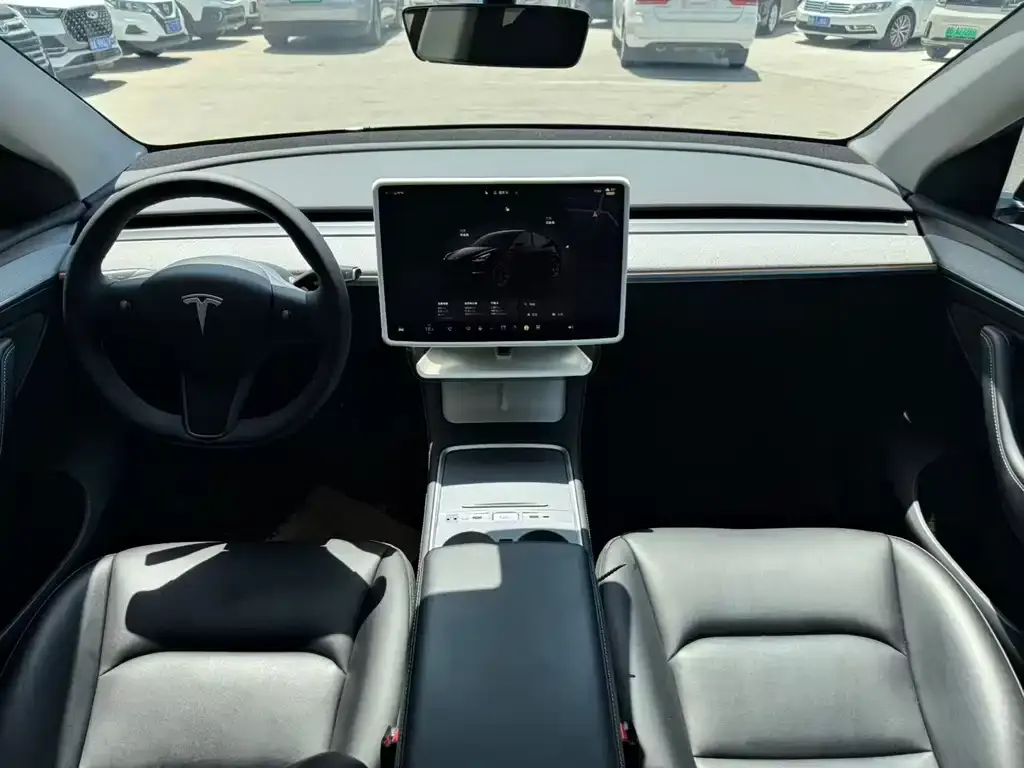 Tesla Model Y — фото 2