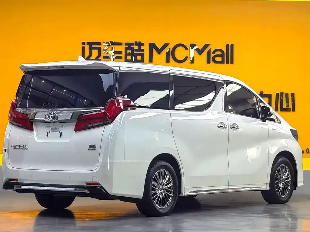 Toyota Alphard — фото 6