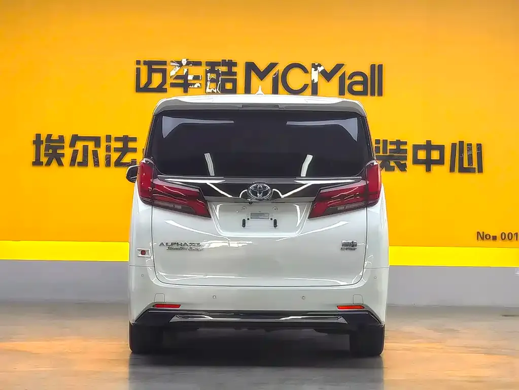 Toyota Alphard — фото 2