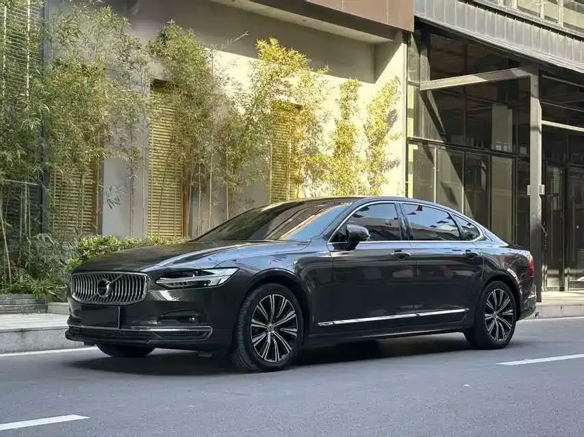 Volvo S90 — фото 1