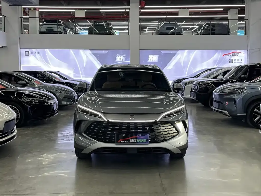 BYD L DM-i — фото 4
