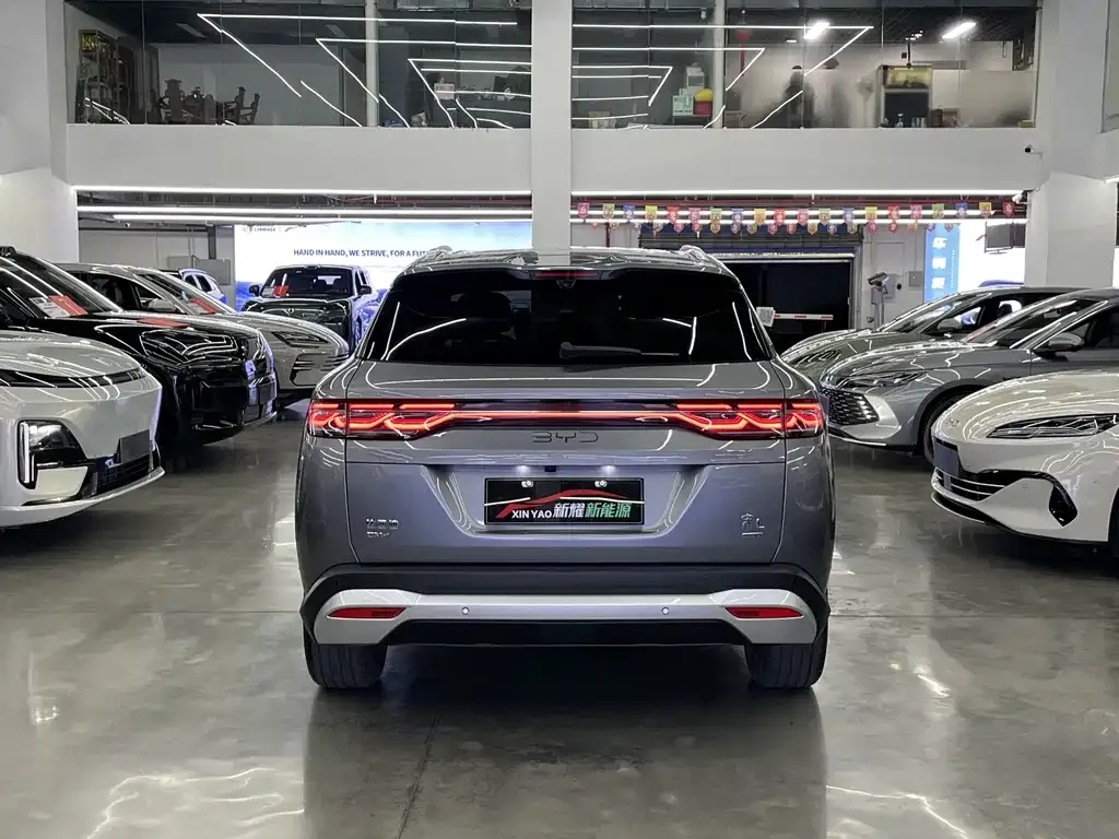 BYD L DM-i — фото 10