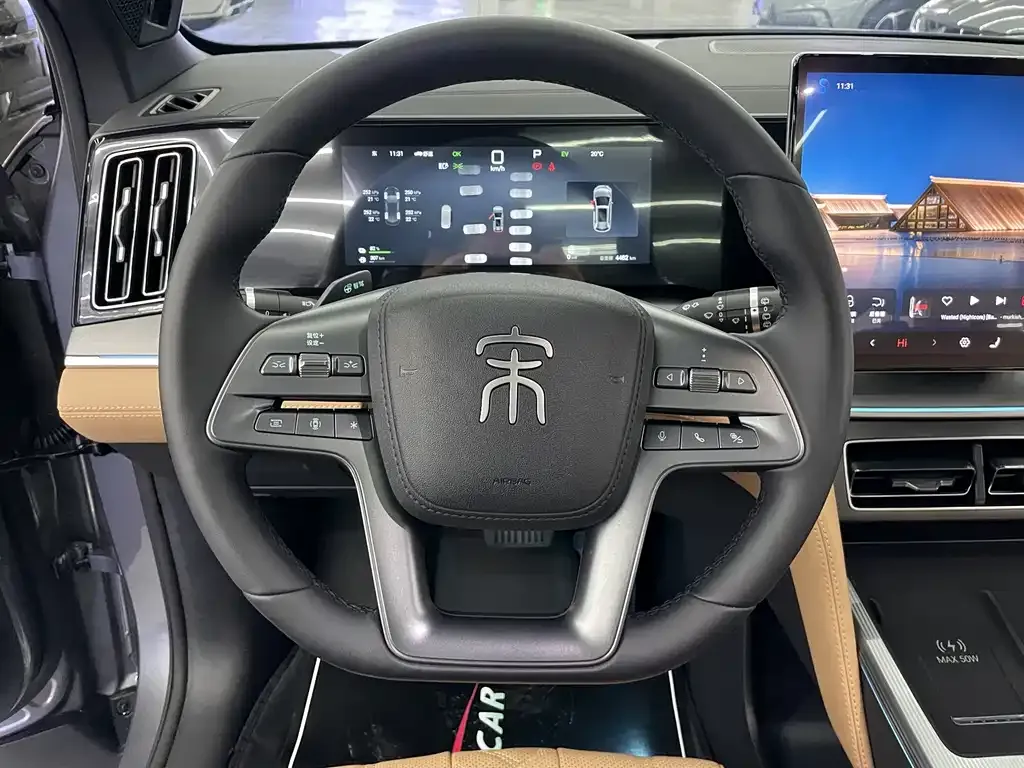 BYD L DM-i — фото 8