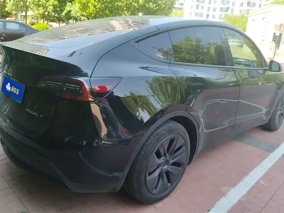 Tesla Model Y — фото 6