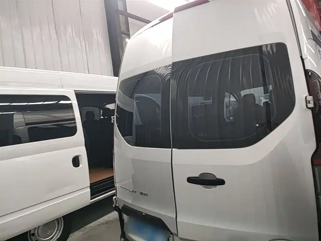 Ford Transit 2023 из CN, фото 2