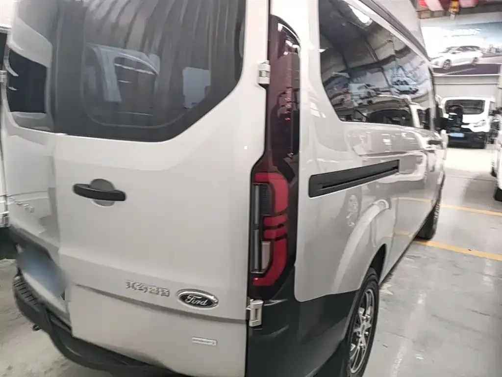 Ford Transit 2023 из CN, фото 9