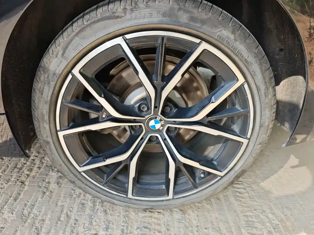 BMW 5 Series — фото 10