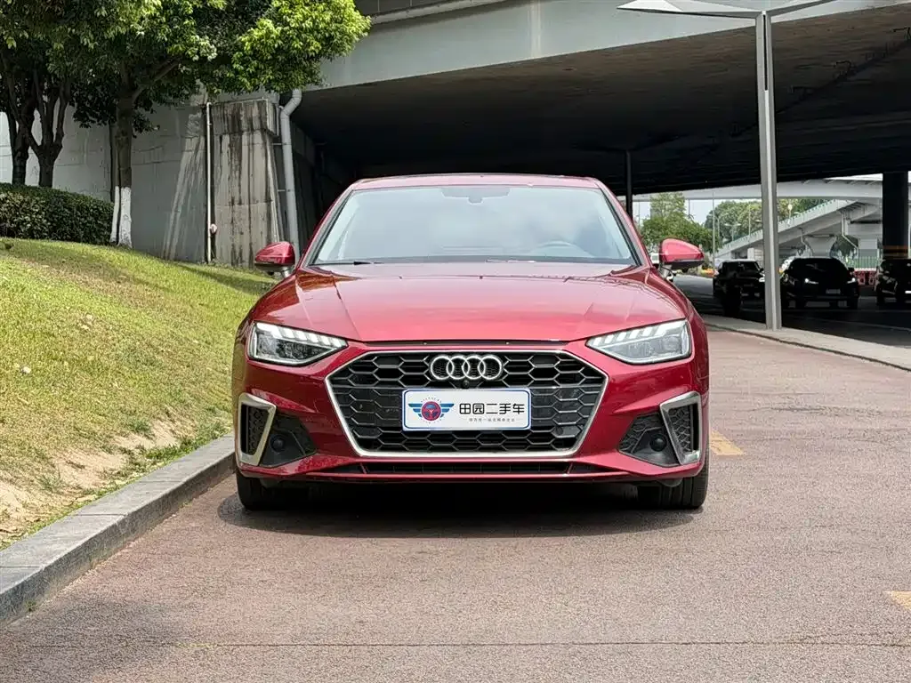 Audi A4L 2022 из CN, фото 5