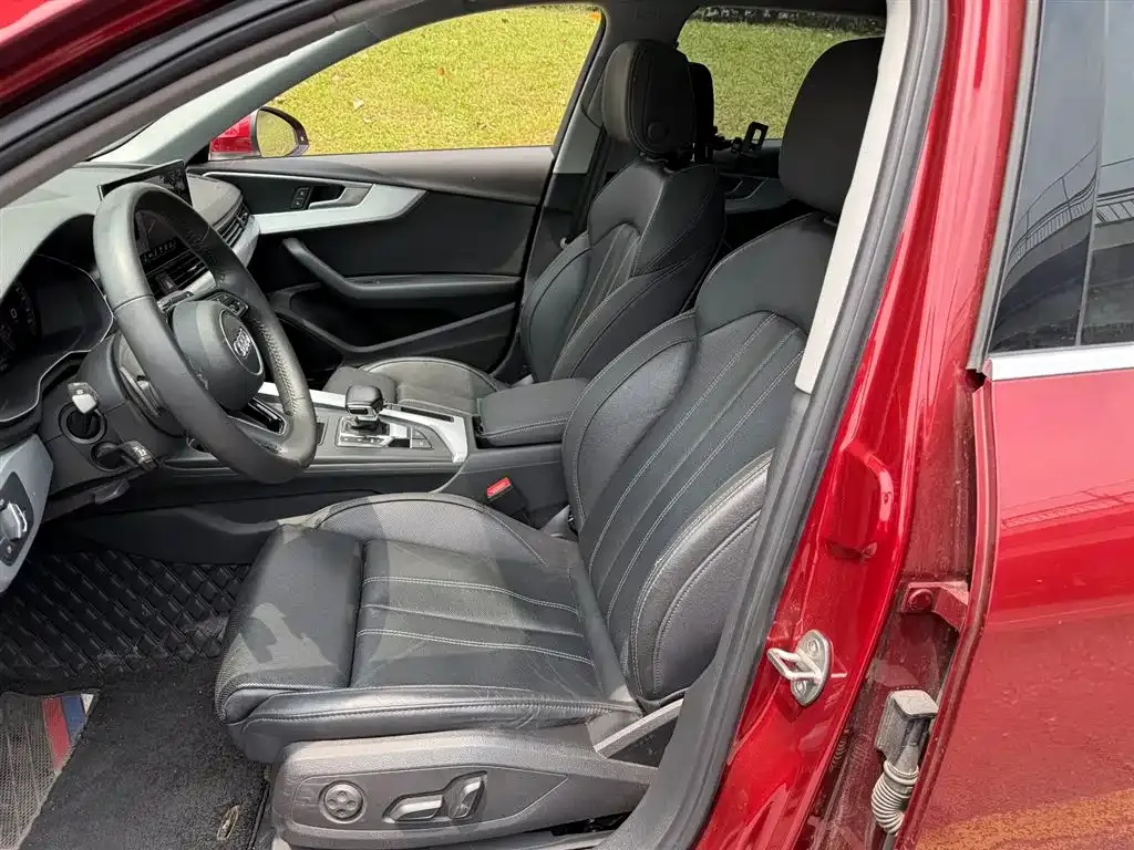 Audi A4L 2022 из CN, фото 6