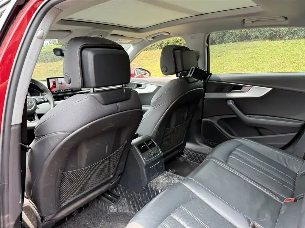 Audi A4L 2022 из CN, фото 3