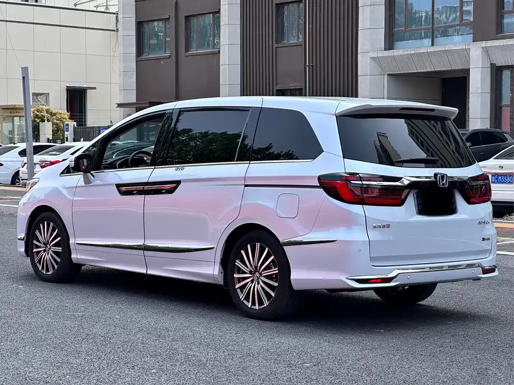 Honda Elysion 2025 из CN, фото 5
