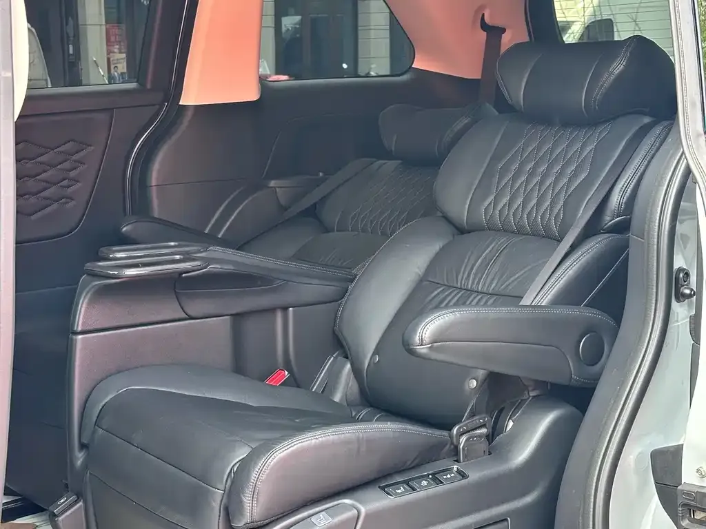 Honda Elysion 2025 из CN, фото 6