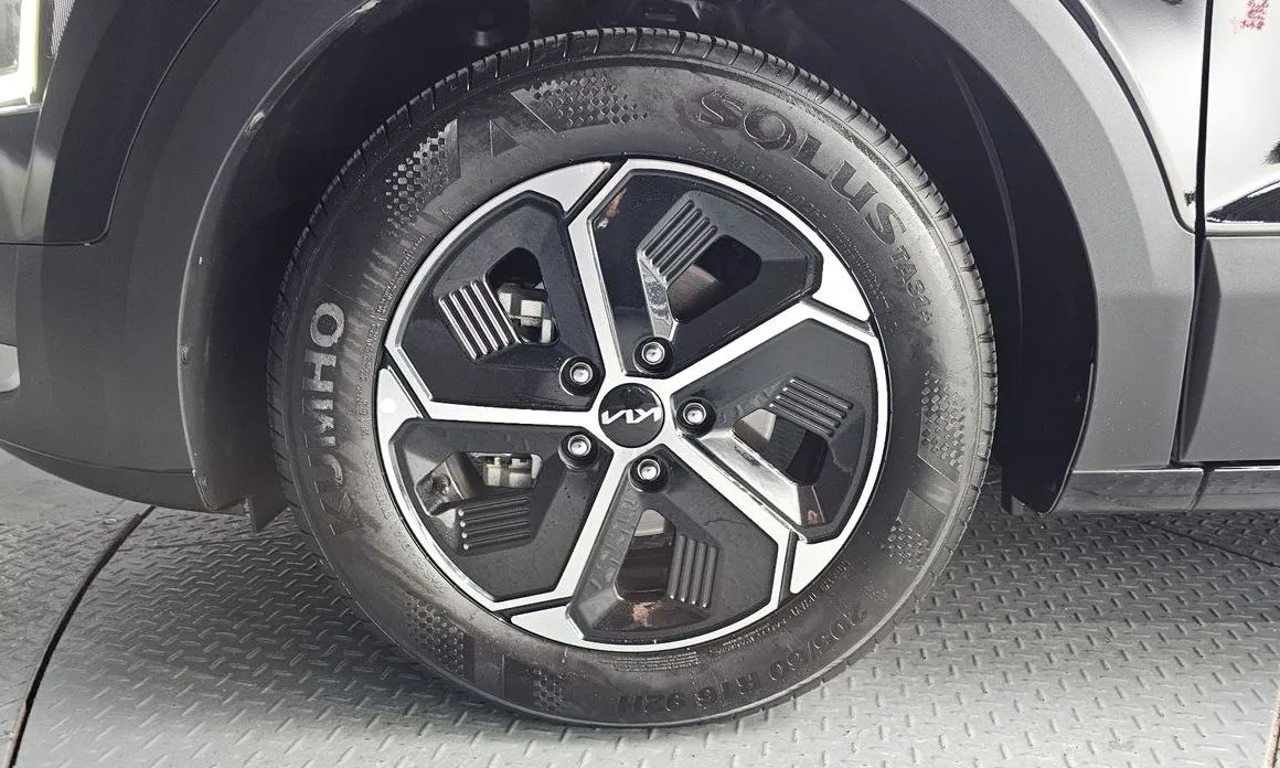 Kia Niro — фото 10