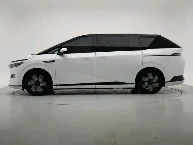XPeng X9 2024 из CN, фото 5