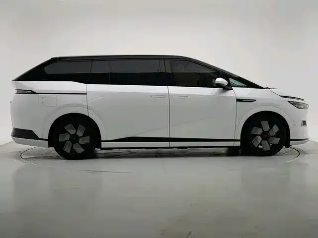 XPeng X9 2024 из CN, фото 7