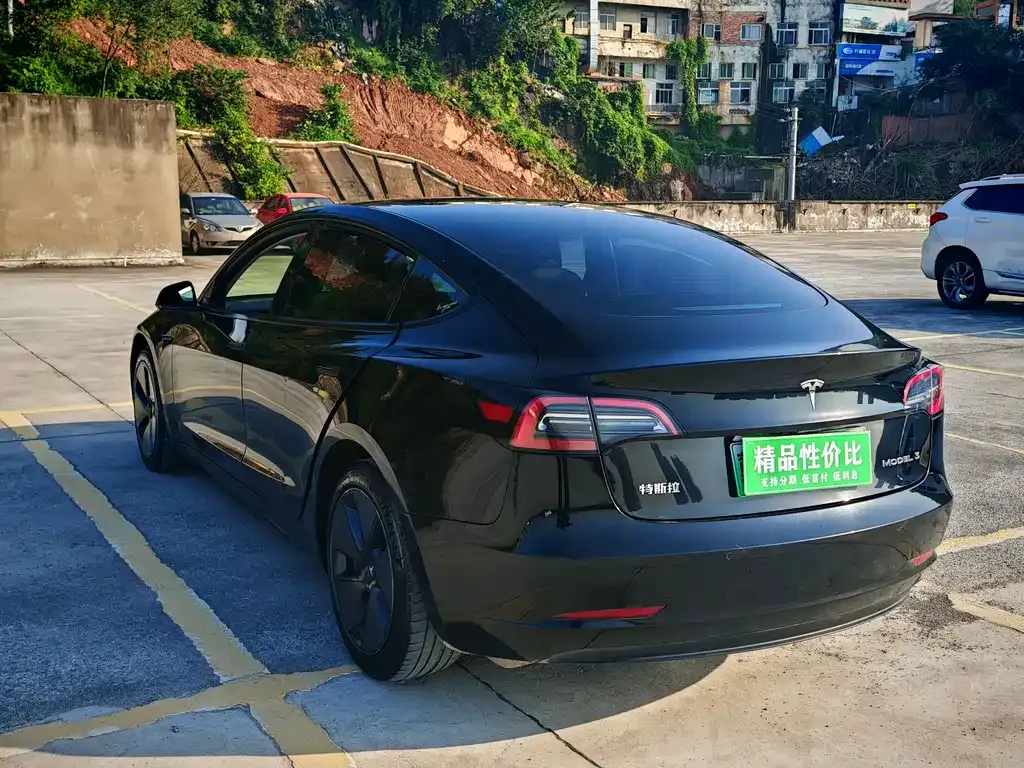Tesla Model 3 — фото 4