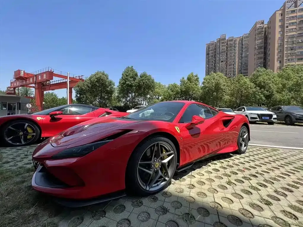 Ferrari F8 — фото 10