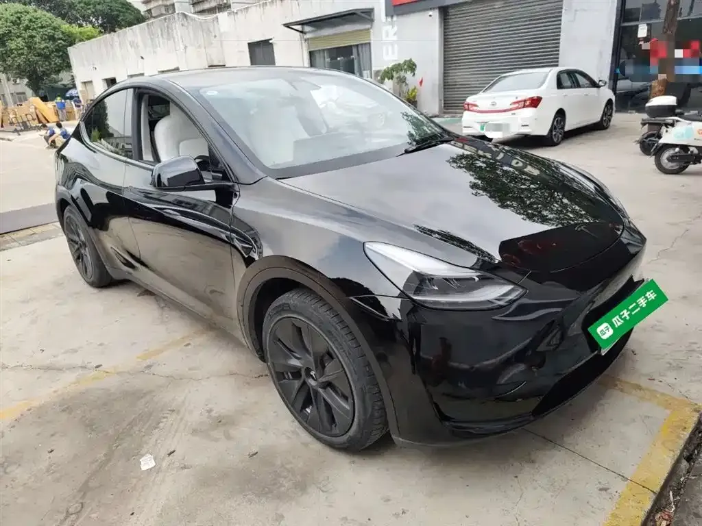 Tesla Model Y — фото 7