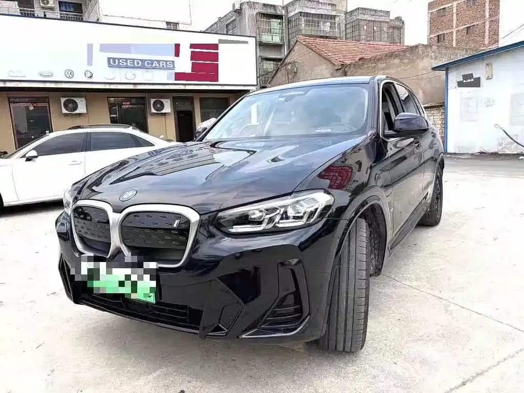 BMW iX3 — фото 1